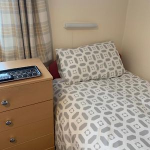 Zimmer mit zwei Einzelbetten